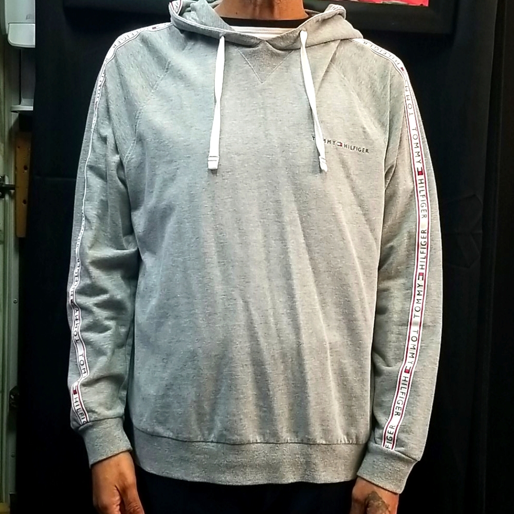 EXCELLENT CONDITION SLEEPWEAR HOODIE
